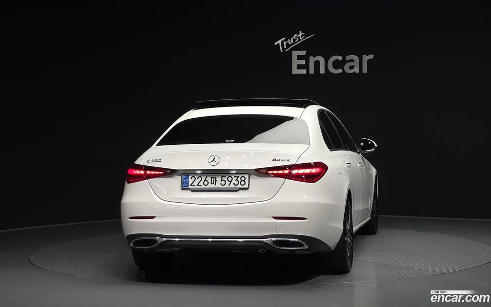 Mercedes-Benz C-Class C300 4MATIC 2024 — thumbnail 4