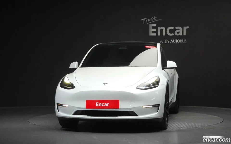 Tesla Model Y AWD 2023 — thumbnail 3