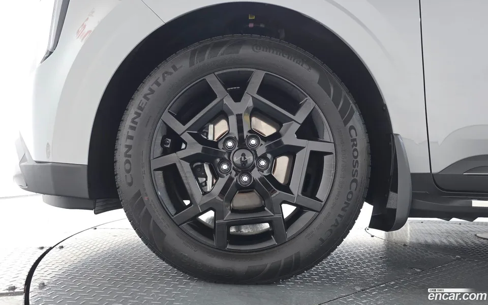 Kia Carnival HEV 9 X Line 2025 — thumbnail 5