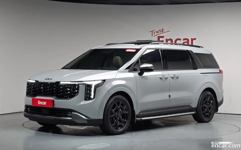 Kia Carnival HEV 9 X Line 2025 — photo 1, buy with delivery to Moscow
