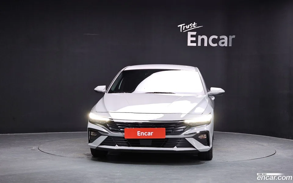Hyundai Avante CN7 1.6 2025 — thumbnail 3
