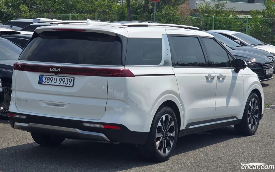 Kia Carnival 9 2023 — thumbnail 2