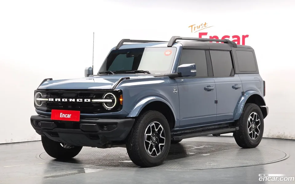 Ford Bronco 2.7 2023 — photo 1, buy with delivery to Moscow