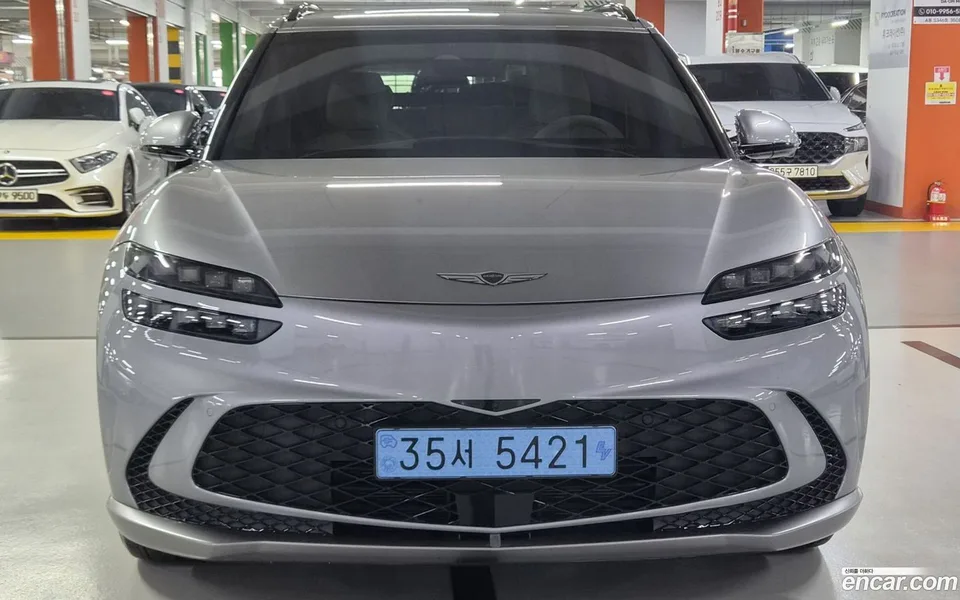 Genesis GV60 AWD 2023 — фото 1, купить с доставкой в Москву
