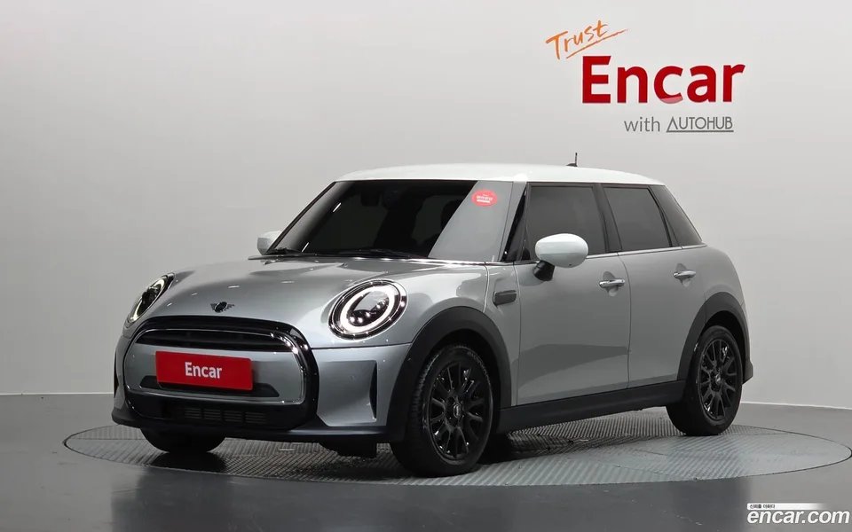 MINI Cooper 5 2024 — photo 1, buy with delivery to Moscow