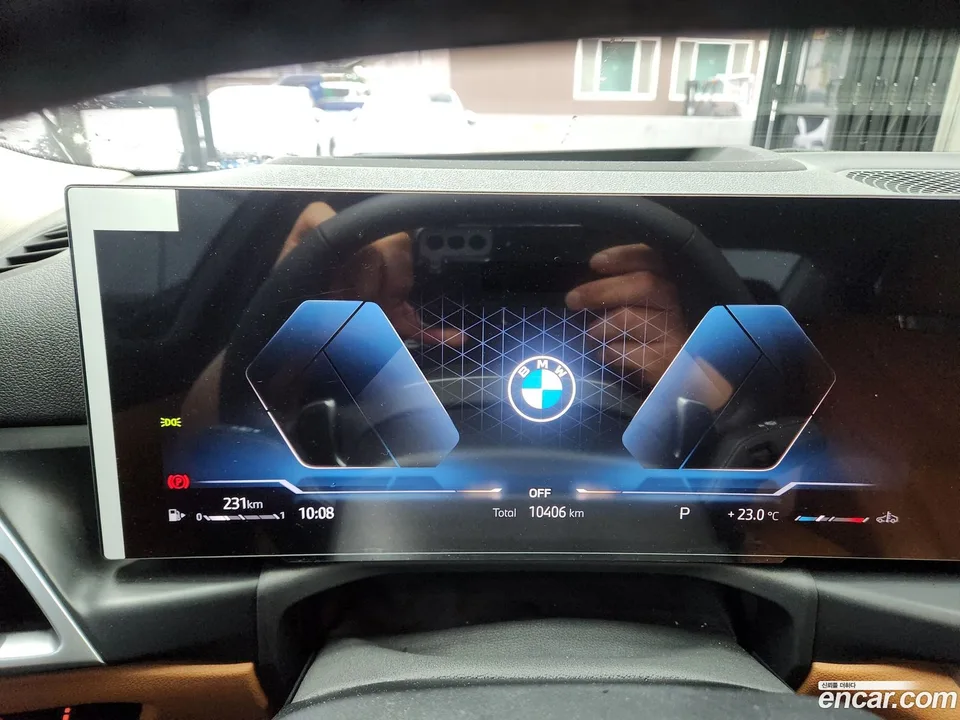 BMW 3 Series 320i 2025 — thumbnail 2