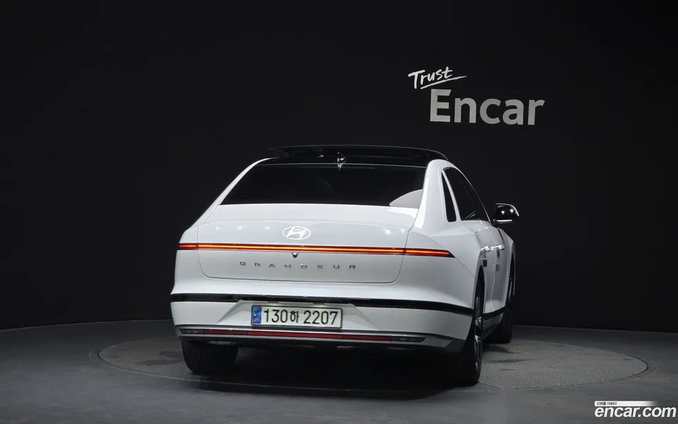 Hyundai Grandeur Hybrid 2023 — thumbnail 4