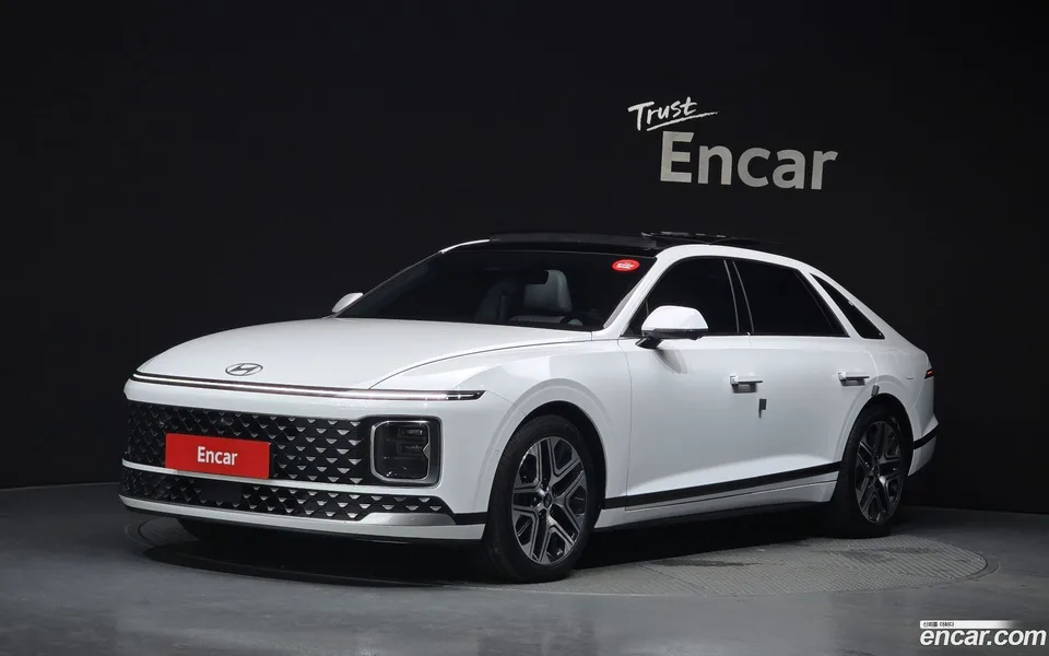 Hyundai Grandeur Hybrid 2023 — photo 1, buy with delivery to Moscow