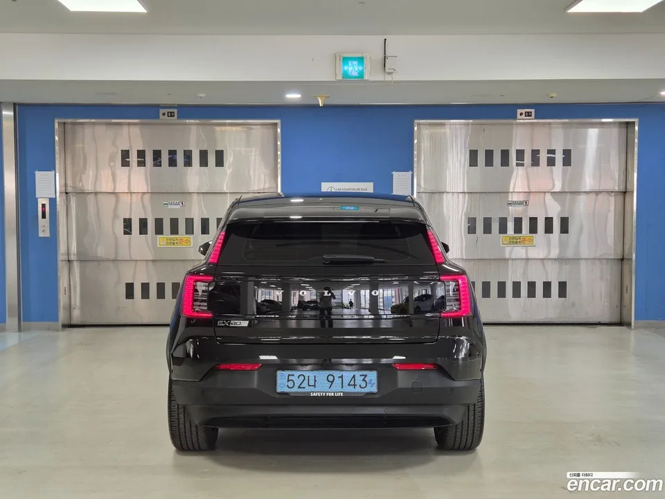 Volvo EX30 2025 — thumbnail 4