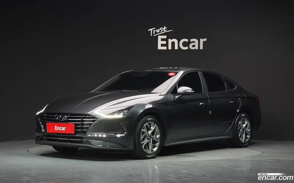 Hyundai Sonata 2.0 LPG 2022 — photo 1, buy with delivery to Moscow