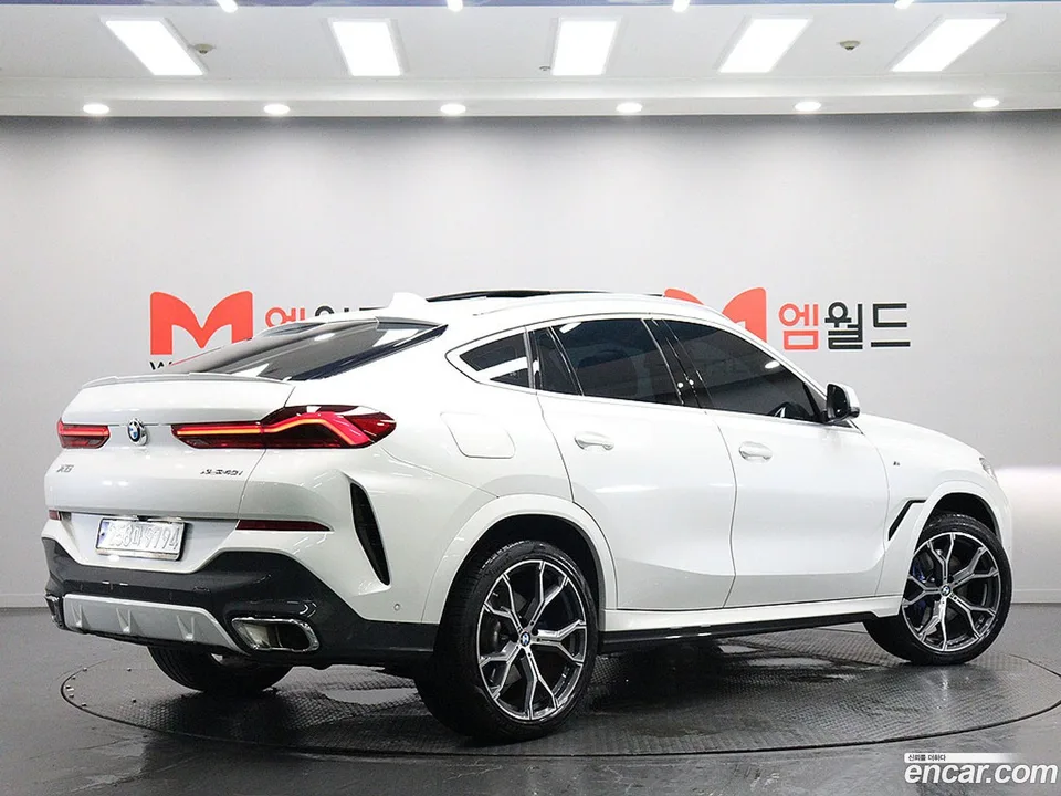 BMW X6 xDrive40i M 2023 — thumbnail 4