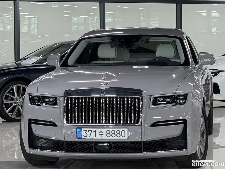Rolls-Royce Ghost 6.7 V12 2022 — photo 1, buy with delivery to Moscow