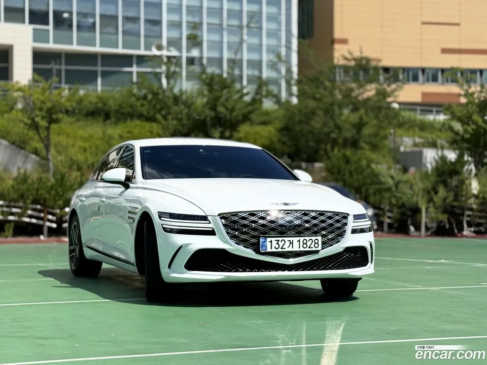 Genesis G80 2.5 2WD 2025 — photo 1, buy with delivery to Moscow
