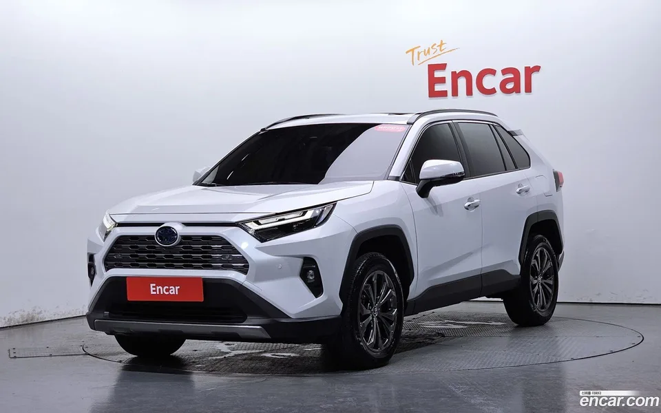 Toyota RAV4 2.5 4WD LTD 2024 — photo 1, buy with delivery to Moscow