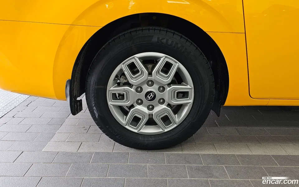 Hyundai Staria L3.5 2024 — thumbnail 5