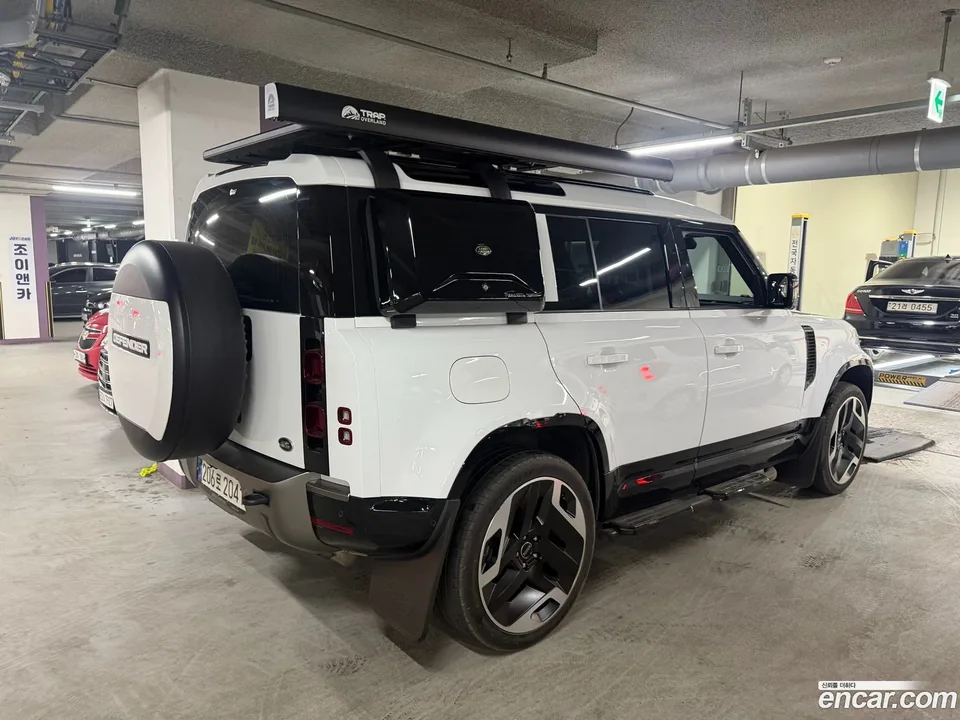 Land Rover Defender 110 P300 X- SE 2022 — миниатюра 3