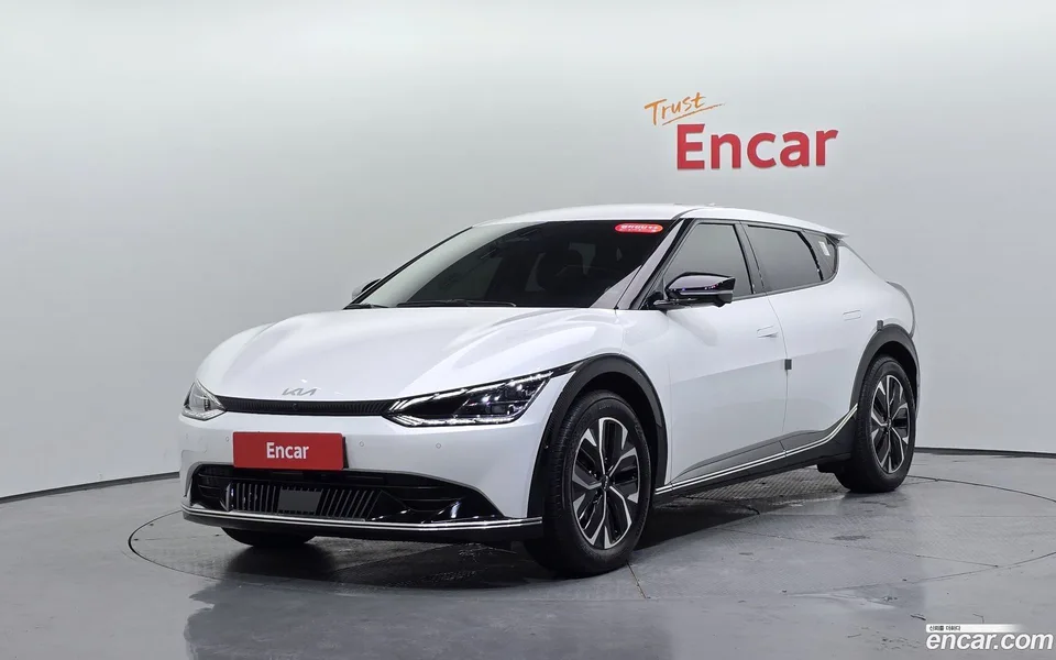 Kia EV6 2023 — photo 1, buy with delivery to Moscow