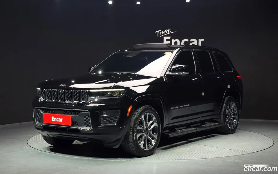 Jeep Grand Cherokee 3.6 2023 — photo 1, buy with delivery to Moscow