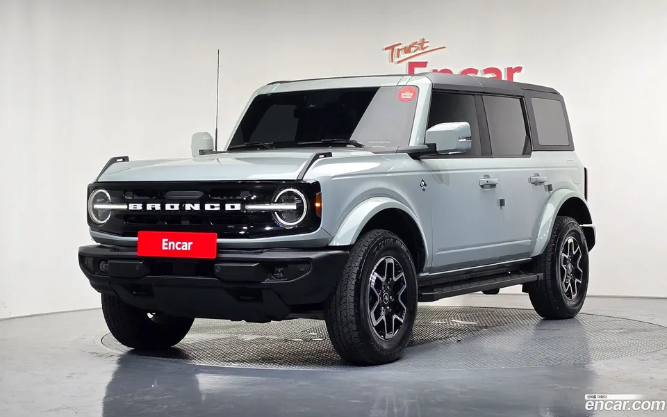 Ford Bronco 2.7 2023 — photo 1, buy with delivery to Moscow