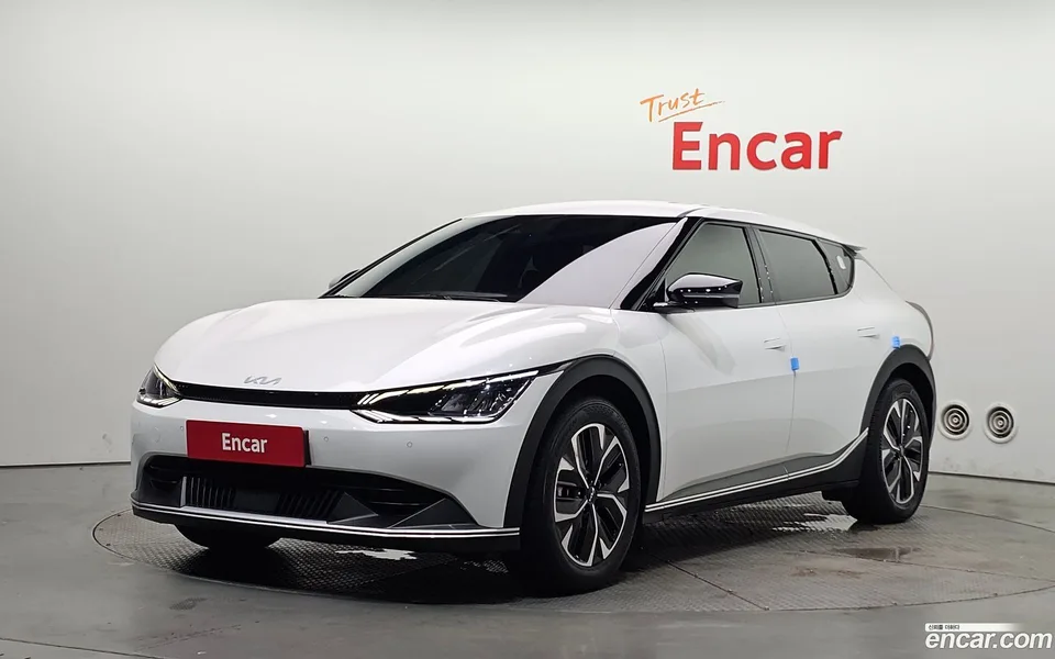 Kia EV6 2023 — photo 1, buy with delivery to Moscow