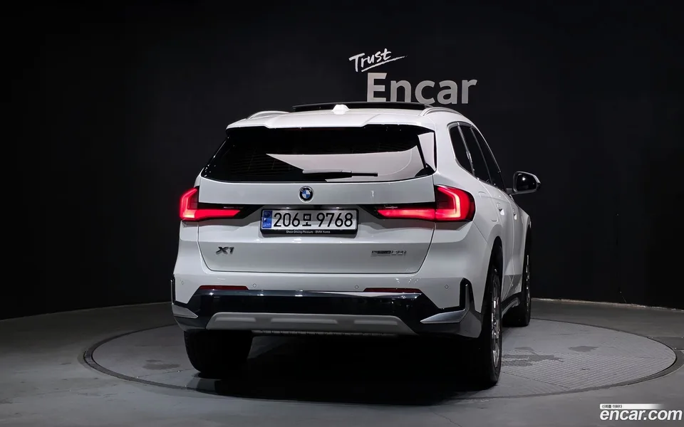 BMW X1 sDrive 20i xLine 2023 — thumbnail 4