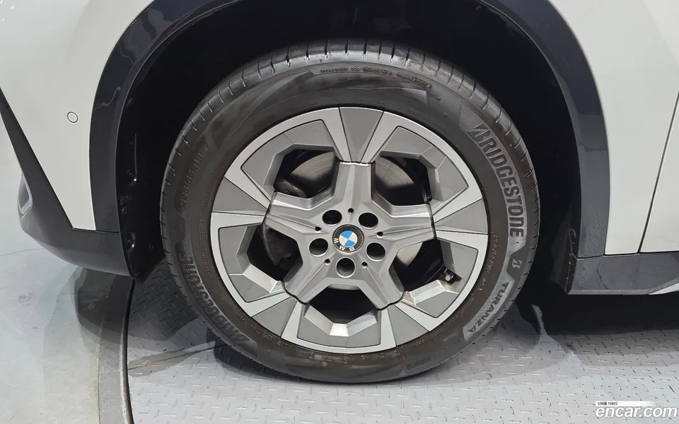 BMW X1 sDrive 20i xLine 2023 — thumbnail 5