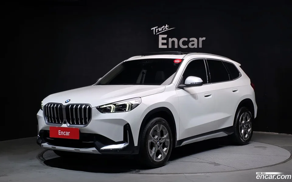 BMW X1 sDrive 20i xLine 2023 — photo 1, buy with delivery to Moscow