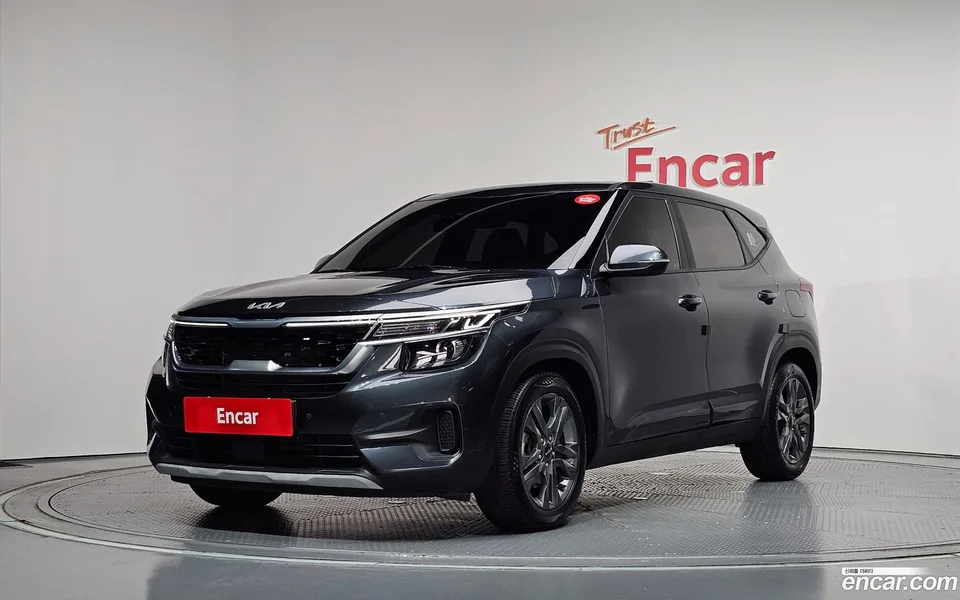 Kia Seltos 1.6 2WD 2022 — photo 1, buy with delivery to Moscow