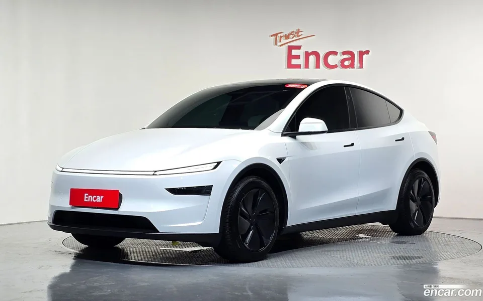 Tesla Model Y RWD 2025 — фото 1, купить с доставкой в Москву