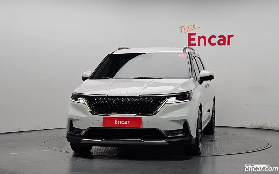 Kia Carnival 7 2023 — thumbnail 3