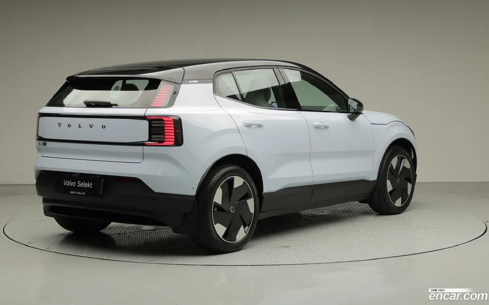 Volvo EX30 2025 — thumbnail 4