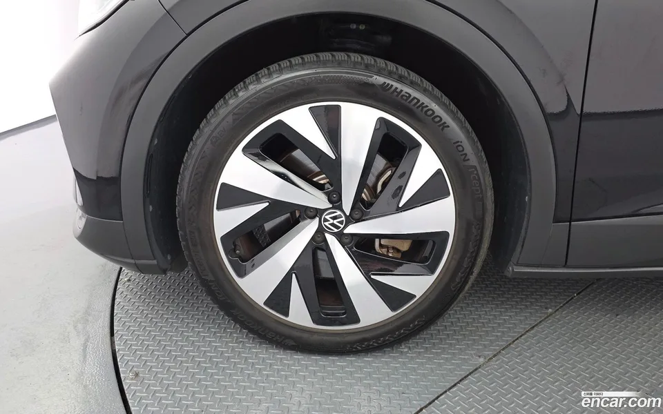 Volkswagen ID.4 2023 — thumbnail 5