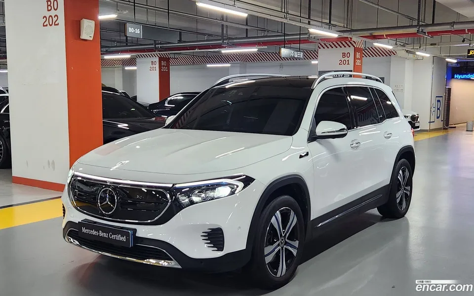Mercedes-Benz EQB EQB300 4MATIC 2023 — photo 1, buy with delivery to Moscow