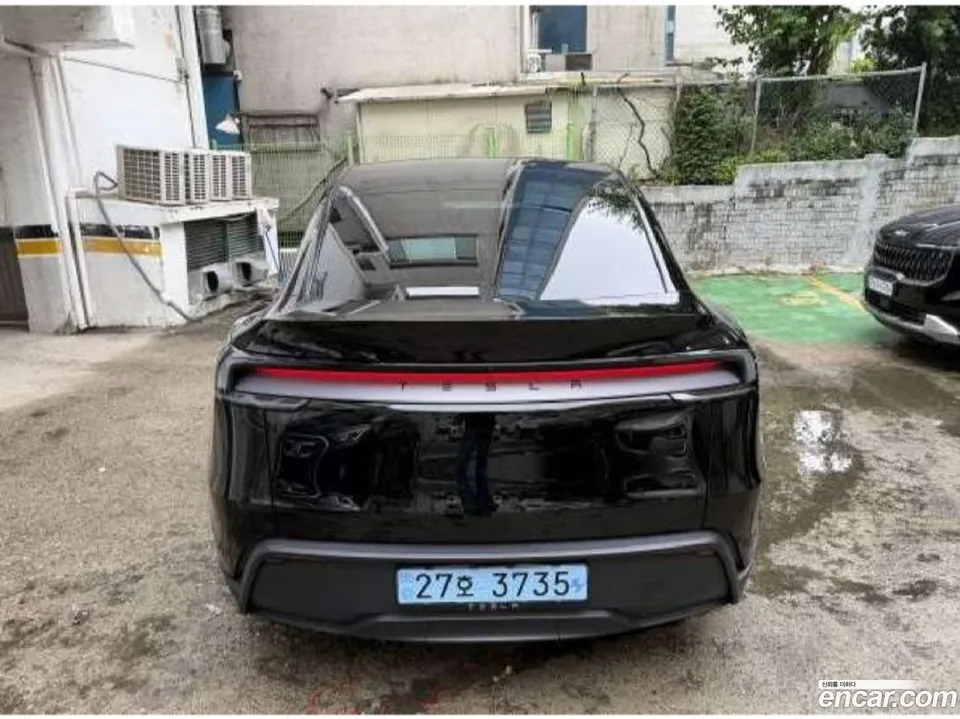 Tesla Model Y RWD 2026 — миниатюра 4