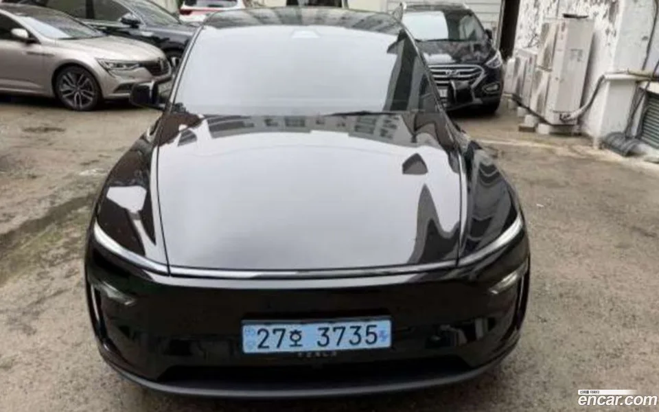 Tesla Model Y RWD 2026 — фото 1, купить с доставкой в Москву