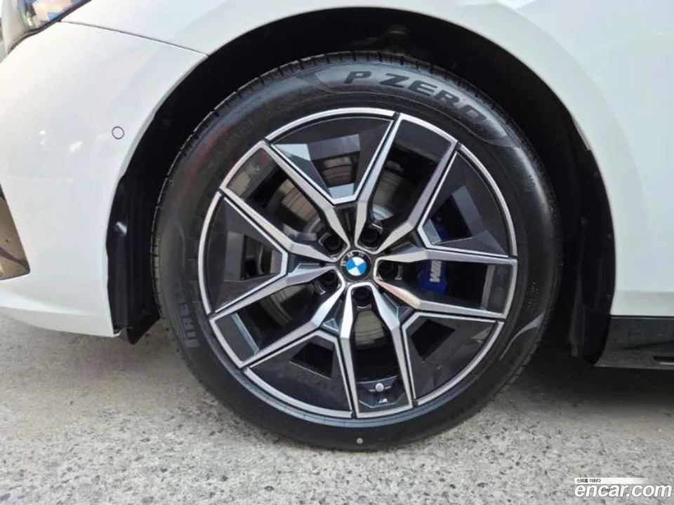 BMW 5 Series 520i M 2026 — миниатюра 2
