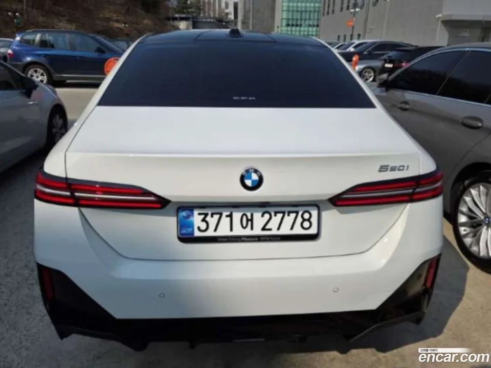 BMW 5 Series 520i M 2026 — миниатюра 4