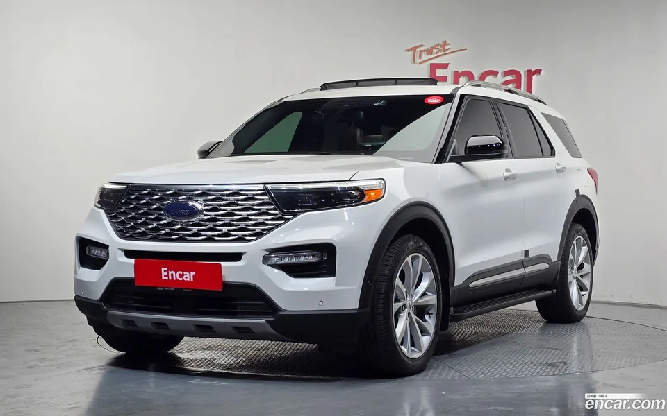 Ford Explorer 3.0 4WD 2022 — photo 1, buy with delivery to Moscow