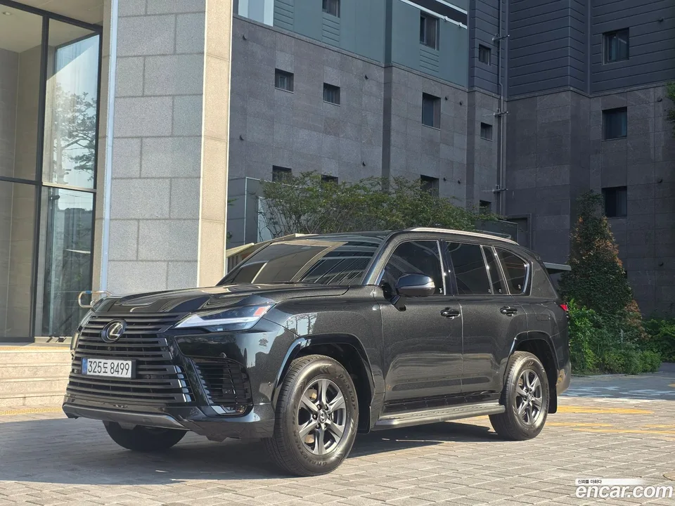 Lexus LX 700h 2025 — photo 1, buy with delivery to Moscow