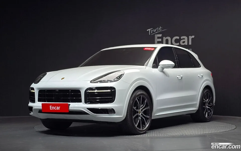 Porsche Cayenne 3.0 2023 — photo 1, buy with delivery to Moscow