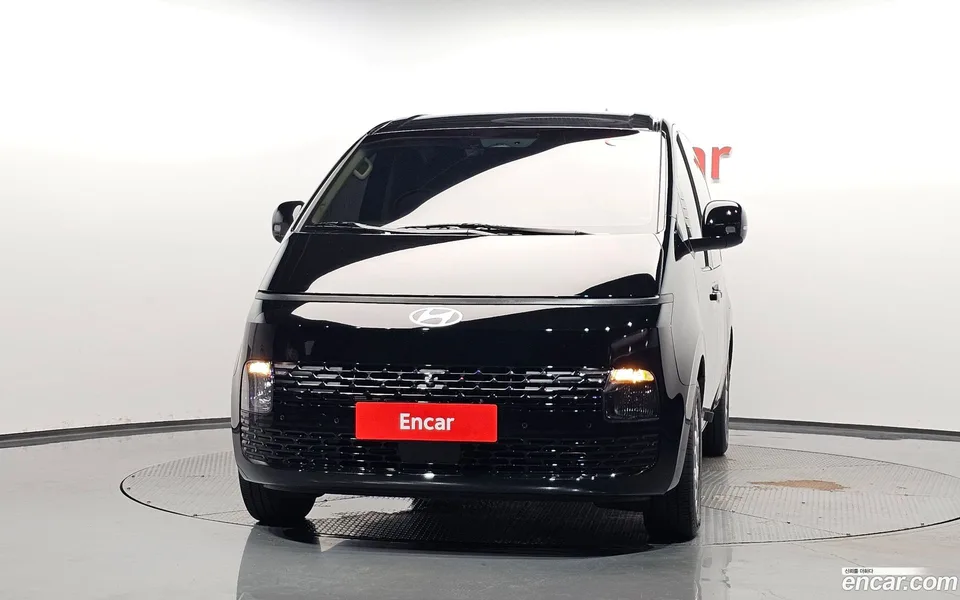 Hyundai Staria HEV 1.6 3 2025 — thumbnail 3