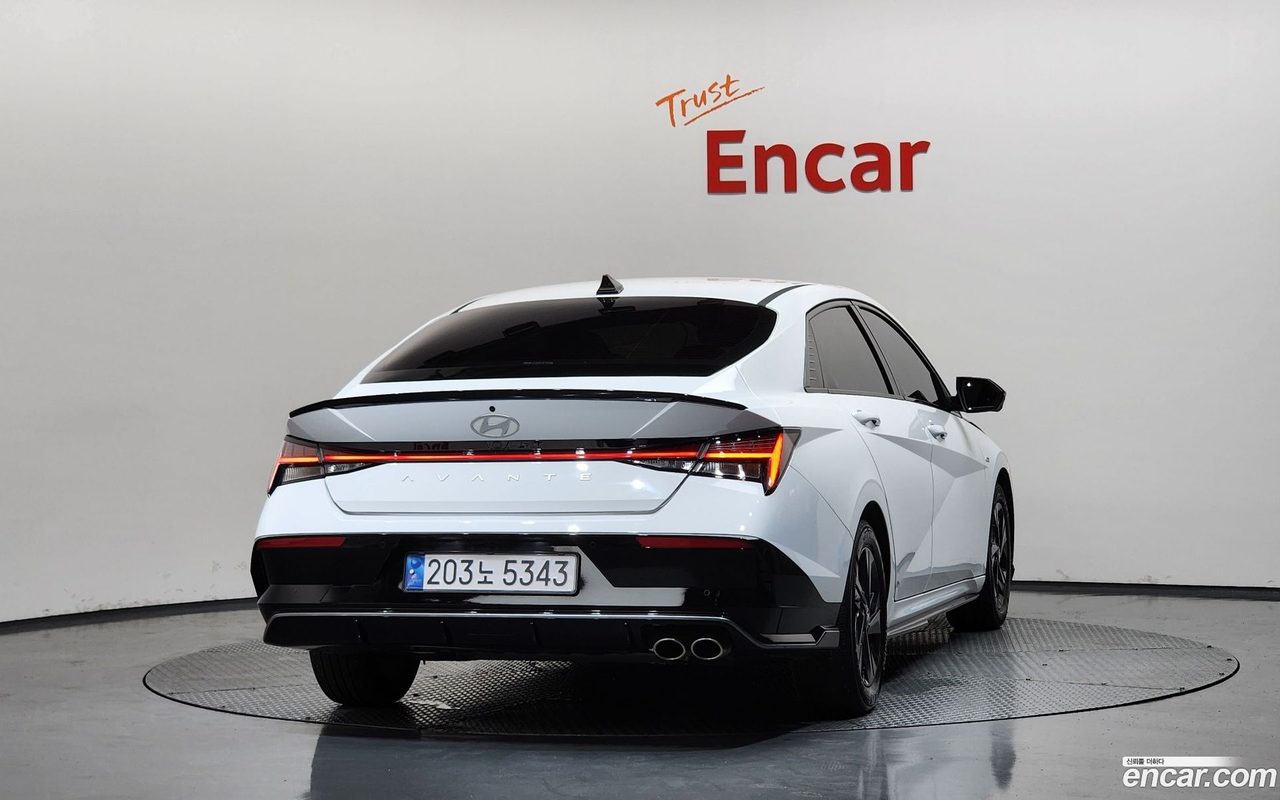 Hyundai Avante CN7 Hybrid 2023 — 4