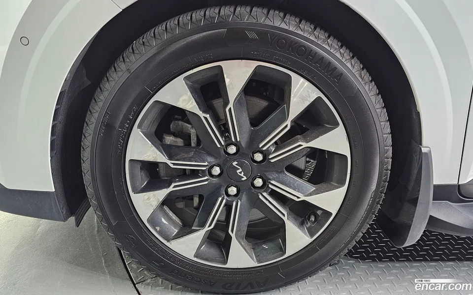 Kia Carnival 7 2023 — миниатюра 2