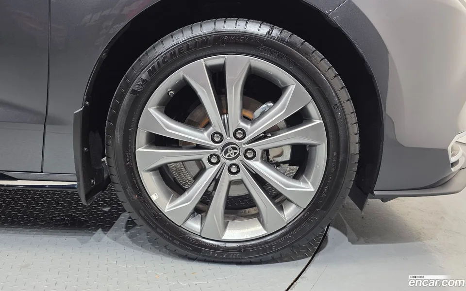Toyota Sienna 2.5 2WD 2025 — thumbnail 2