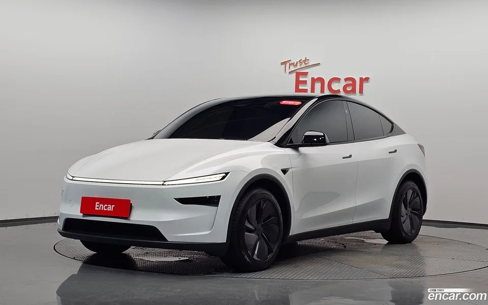 Tesla Model Y RWD 2025 — photo 1, buy with delivery to Moscow