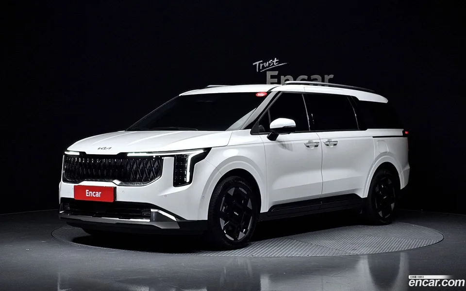 Kia Carnival HEV 9 2024 — photo 1, buy with delivery to Moscow