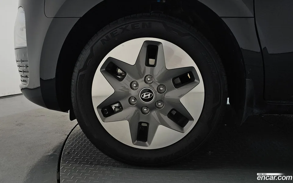 Hyundai Staria HEV 1.6 9 2025 — thumbnail 5
