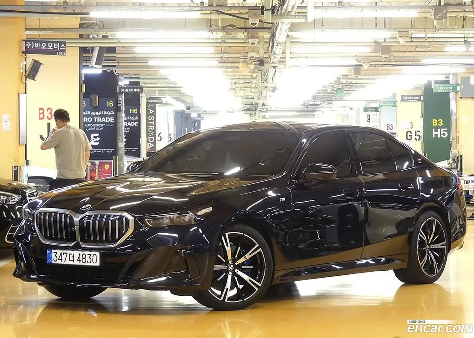BMW 5 Series 530i xDrive M 2024 — photo 1, buy with delivery to Moscow