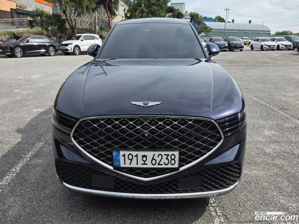 Genesis G90 3.5 AWD 2023 — photo 1, buy with delivery to Moscow