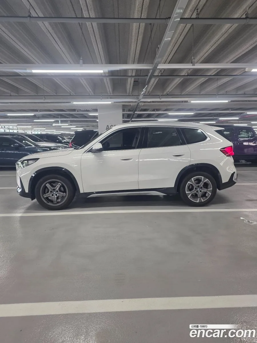BMW X1 xDrive 20i xLine 2025 — thumbnail 3